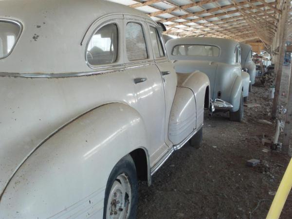1940s American Barn Find Backs Of Three Cars