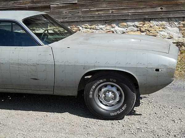 one-of-none-1974-cuda-fender.JPG