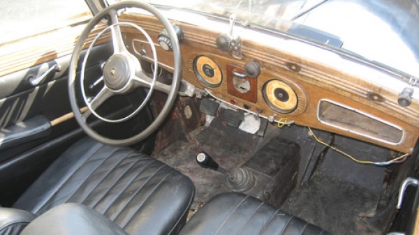 1937-horch-cabriolet-interior