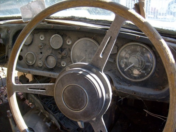 1959 Peerless Gt Interior The independent rear suspension and De Dion axle