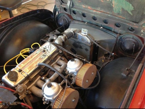 1964-triumph-tr4-driver-engine