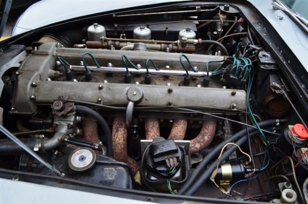 1965-aston-martin-DB5-engine