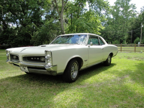 1966-pontiac-gto-storage-find-front-corner-cleaned-up
