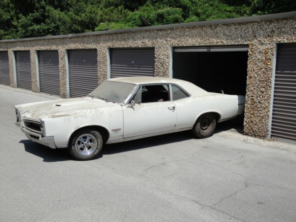 1966-pontiac-gto-storage-find-front-corner