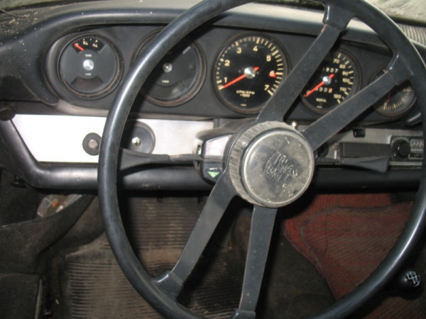 1968-porsche-912-barn-find-interior