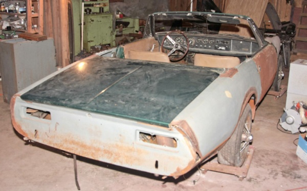 1967-Ghia-450-SS-rear