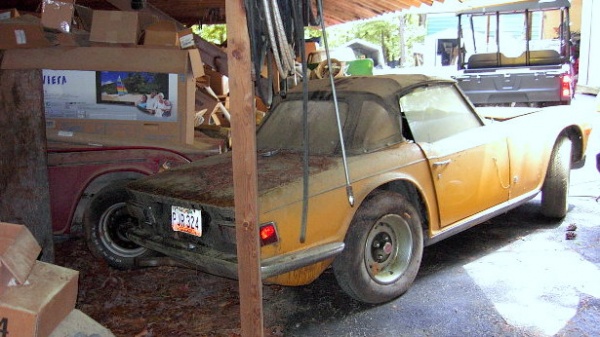 1972-triumph-tr6-barn-find