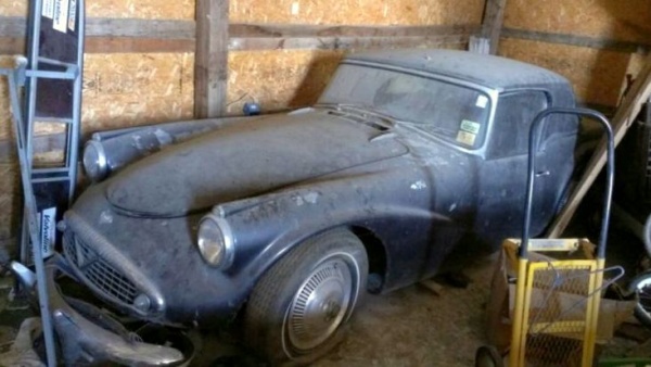 barn-dart-1959-daimler-sp-250