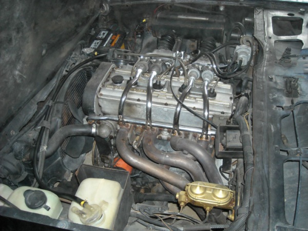 survivor-1975-cosworth-vega-twin-cam-engine