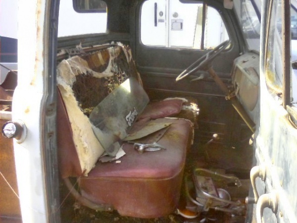 1952 Ford pickup problem #9
